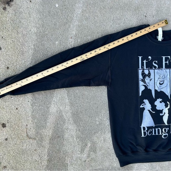 Disney Villains Sweatshirt Large Jerzees “It’s Fun Being Bad” Black Crewneck - Picture 5 of 10